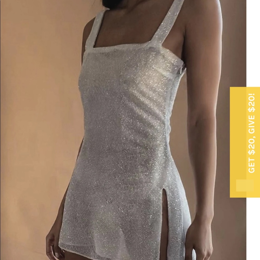 NWT IZZY GLITTER HIGH SLIT MINI DRESS